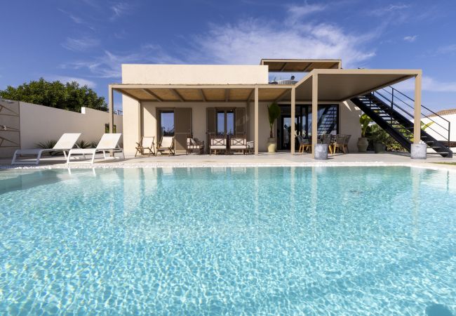 Villa a Ispica - VILLA ALTI VISTA MARE E PISCINA PRIVATA - Affitti Brevi Italia