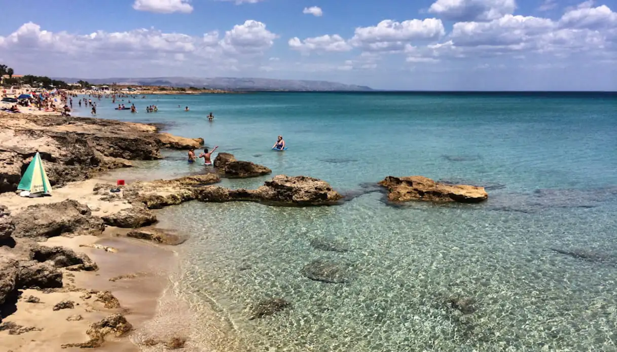 spiaggia san lorenzo marzamemi siracusa