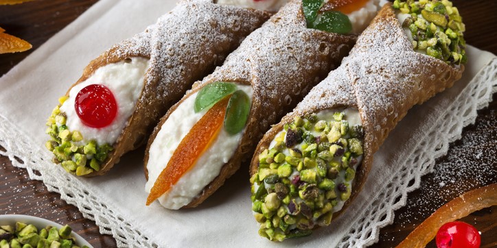 cannoli-dessert-sicily